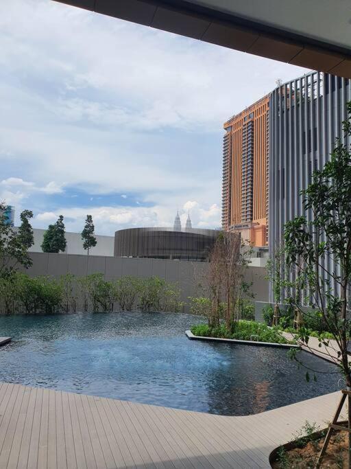 Pangsapuri Infinity Pool/ Lucentia Bbcc, Near Lalaport, Pnb118, Klcc Kuala Lumpur