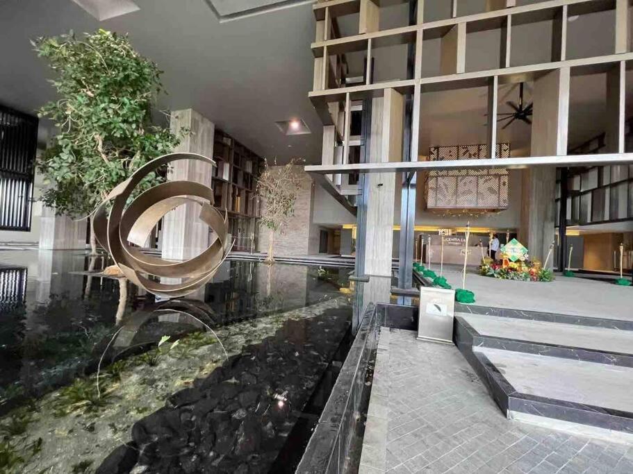 Infinity Pool/ Lucentia Bbcc, Near Lalaport, Pnb118, Klcc * Kuala Lumpur