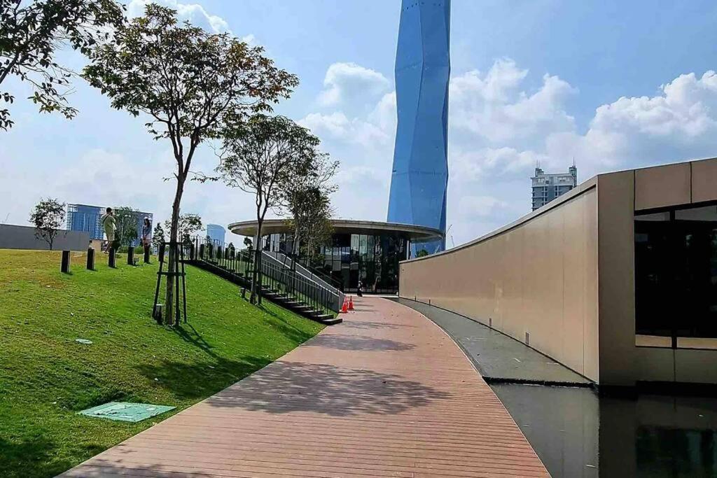 Infinity Pool/ Lucentia Bbcc, Near Lalaport, Pnb118, Klcc Kuala Lumpur
