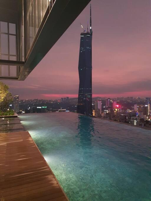 Pangsapuri Infinity Pool/ Lucentia Bbcc, Near Lalaport, Pnb118, Klcc Kuala Lumpur